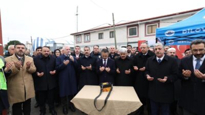 Dilovası’nda yeni müftülük binasının temeli düzenlenen törenle atıldı. Dilovası Belediyesi