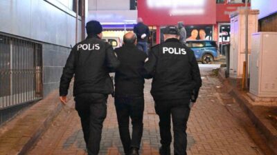 Kocaeli’de kumar denetiminde yapılan kontrollerde 7 kişinin yoklama kaçağı olduğu