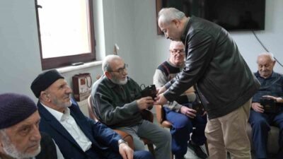 DÜZCE(İHA) – Düzce Belediyesi sık sık bir araya geldikleri Alzheimer