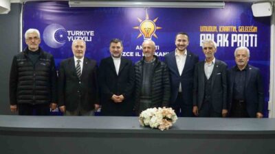 Düzce’de uzun yıllar eğitim camiasına hizmet etmiş emekli öğretmenler AK