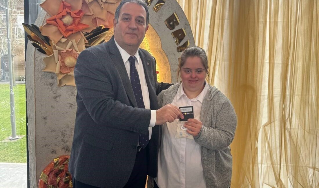 Sakarya Büyükşehir Belediyesi Engelsiz Hobi Atölyelerinde eğitim gören engelli öğrenciler