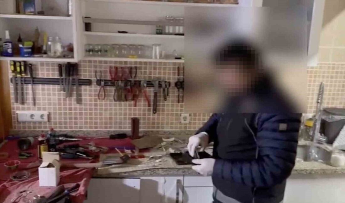 Sakarya’nın Hendek ilçesinde polis ekiplerince düzenlenen operasyonda silah imalathanesi olarak