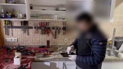 Sakarya’nın Hendek ilçesinde polis ekiplerince düzenlenen operasyonda silah imalathanesi olarak