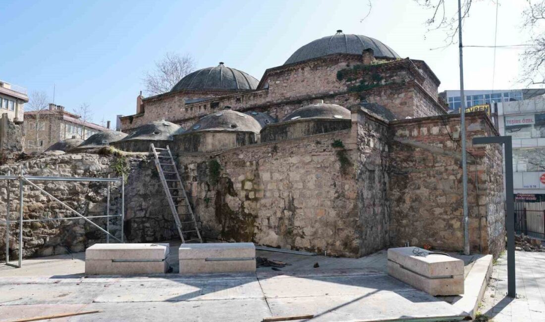 Gebze’de Osmanlı döneminden günümüze ulaşan Tarihi Çarşı Hamamı’nda restorasyon çalışmaları