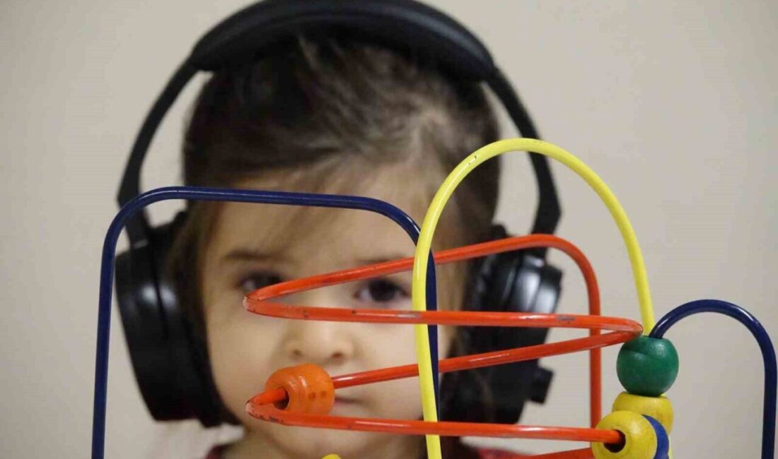 Müzisyen ve akademisyen İlhan Uğur Yazar’ın, otizm tanısı konulan kızıyla