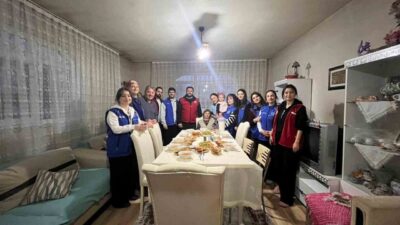 DÜZCE(İHA) – Düzce Gençlik Merkezi gönüllü gençleri, Ramazan ayının bereketini