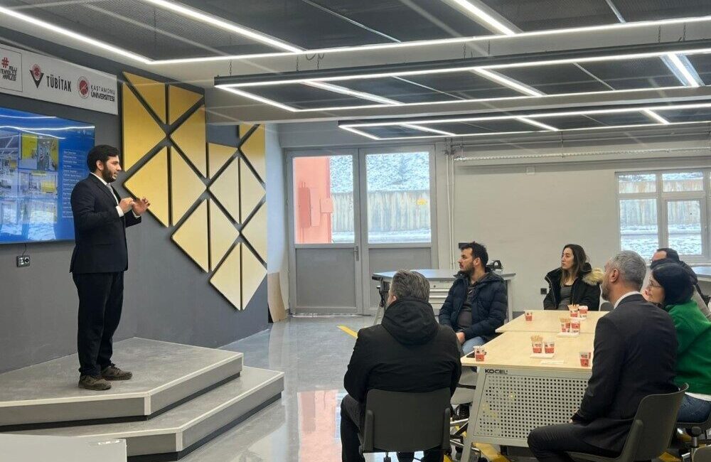 Kastamonu Üniversitesi’nde faaliyet gösteren Milli Teknoloji Atölyesi’nde düzenlenen TEKNOFEST proje