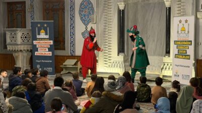 Gölcük’te düzenlenen etkinliklerde çocuklar ramazan ayının kültürel değerlerini geleneksel gölge