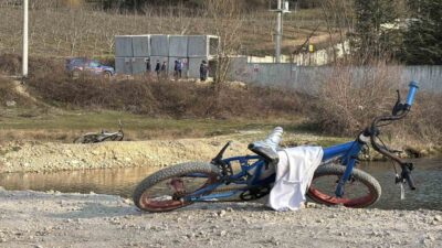 Bolu’da gölette boğulma tehlikesi geçiren 13 yaşındaki çocuk, hastanede yapılan