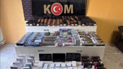 Sakarya’nın Serdivan ilçesinde polis ekiplerince yapılan kaçakçılık operasyonunda 3 şüpheli