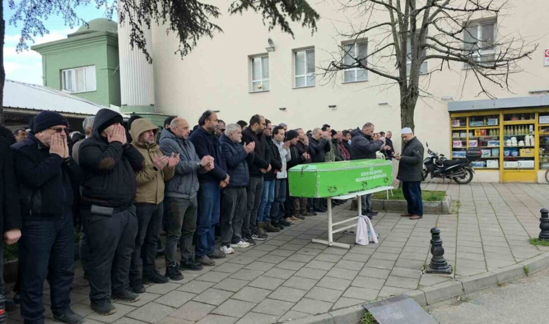 DÜZCE (İHA) – Düzce’de halı sahada maç oynarken kalp krizi