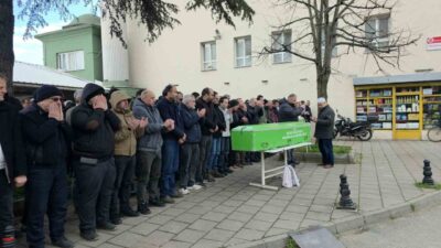 DÜZCE (İHA) – Düzce’de halı sahada maç oynarken kalp krizi