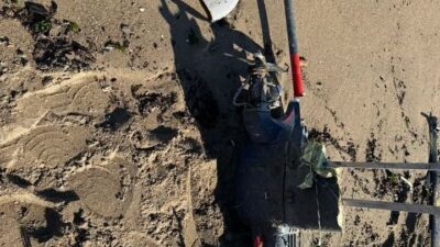 Sakarya’nın Karasu ilçesinde halk plajında parçalanmış halde bir insansız hava