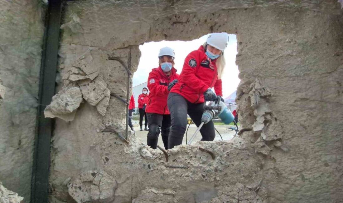 DÜZCE (İHA) – İçlerinde Hatay depreminde 3 aylık hamileyken günlerce