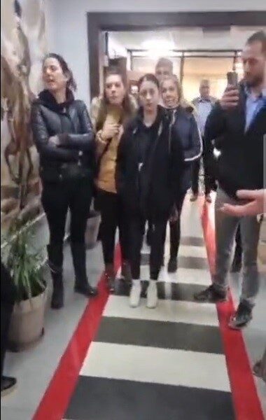 Bilecik’in Bozüyük ilçesinde aç kalan köpeklerin birbirini yediği, birçok köpeğin