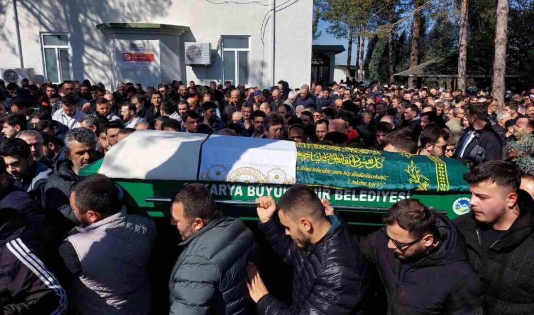 Sakarya’nın Akyazı ilçesinde dün iftar vakti otomobilin SUV tipi araçla