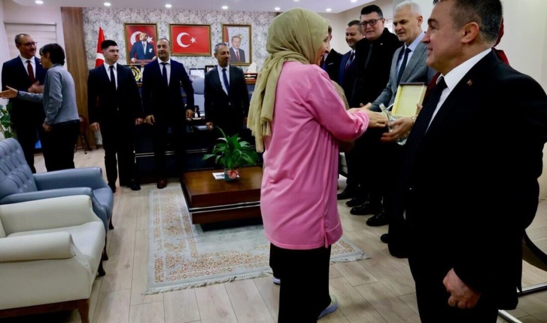 Bilecik Gençlik ve Spor İl Müdürü Ramazan Demir, kurum personelleri