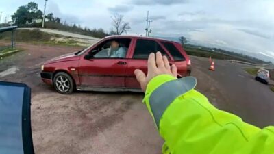 Sakarya’da jandarma trafik ekiplerince gerçekleştirilen rutin denetimler sırasında durdurulan bir