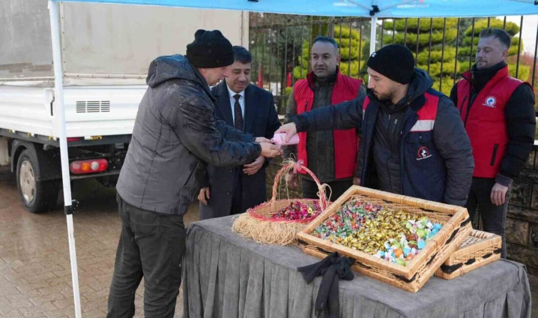 Düzce’de bayram dolayısıyla kabir ziyaretinde bulunan vatandaşlara yönelik anlamlı bir