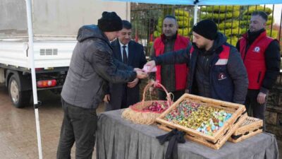 Düzce’de bayram dolayısıyla kabir ziyaretinde bulunan vatandaşlara yönelik anlamlı bir