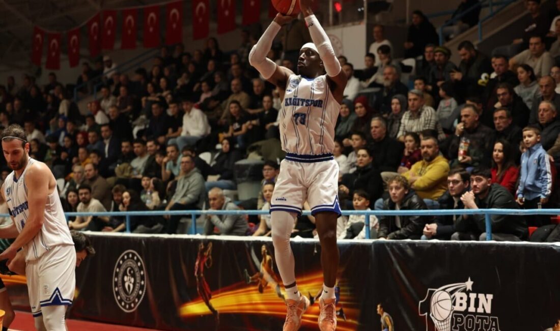 Türkiye Basketbol 1. Ligi’nde mücadele eden Kocaeli Büyükşehir Belediyesi Kağıtspor’un