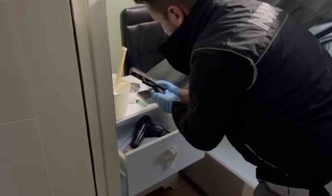 Kastamonu’da polis ekipleri tarafından gerçekleştirilen 2 ayrı uyuşturucu operasyonunda gözaltına