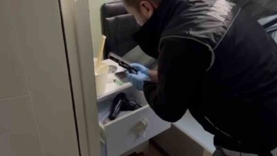 Kastamonu’da polis ekipleri tarafından gerçekleştirilen 2 ayrı uyuşturucu operasyonunda gözaltına