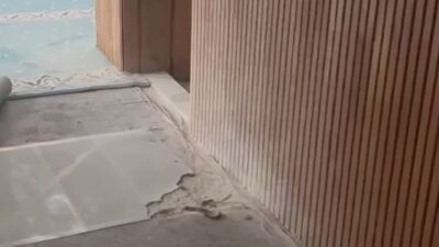 Kastamonu’nun Devrekani ilçesinde yıldırımın isabet ettiği camide hasar meydana geldi.