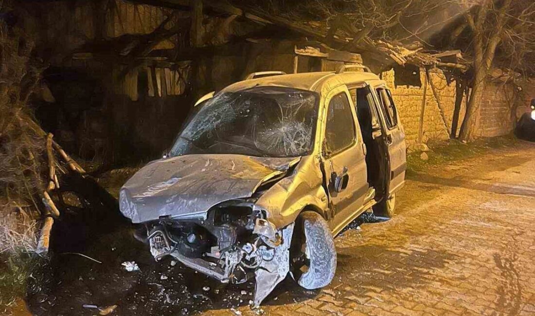 Kastamonu’nun Taşköprü ilçesinde hafif ticari aracın taşa çarpması neticesinde 1