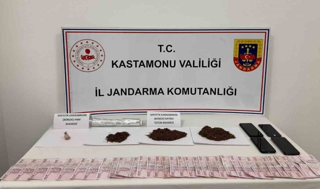 Kastamonu’da jandarma ekipleri tarafından gerçekleştirilen uyuşturucu operasyonunda gözaltına alınan 2