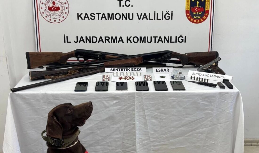 Kastamonu’da jandarma ekipleri tarafından gerçekleştirilen uyuşturucu operasyonunda gözaltına alınan 12