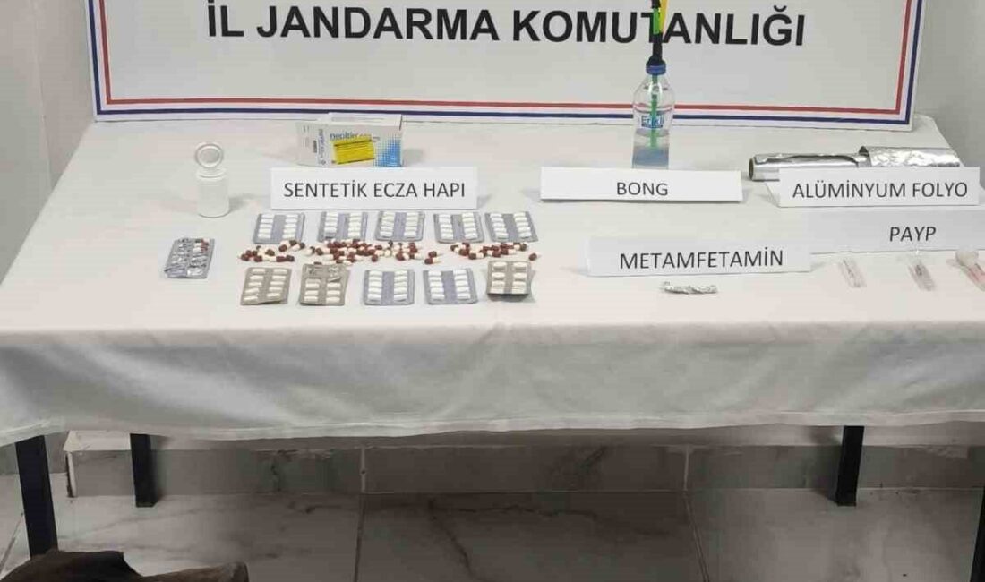Kastamonu’da jandarma ekiplerince gerçekleştirilen uyuşturucu operasyonunda gözaltına alınan 4 şüpheliden