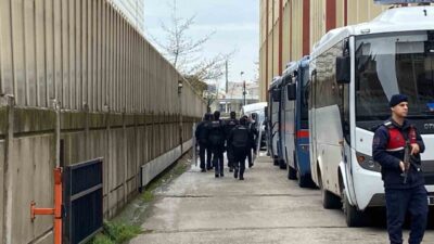 Kocaeli’nin İzmit ilçesinde 3 kişinin hayatını kaybettiği, 2 kişinin yaralandığı