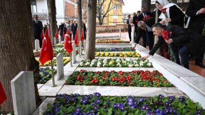 Kocaeli’de Ramazan Bayramı dolayısıyla Bağçeşme Namazgah ve Polis Şehitliği’nde hüzünlü