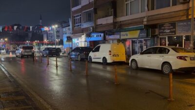 Kocaeli’nin İzmit ilçesinde sokak başında başlayan tartışma kısa sürede büyüyerek