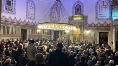 Kocaeli’de bin aydan daha hayırlı kabul edilen Kadir Gecesi, camilerde