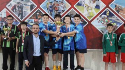 DÜZCE(İHA) – Düzce’de masa tenisi müsabakalarında kızlarda İlhami Reyhan Turan