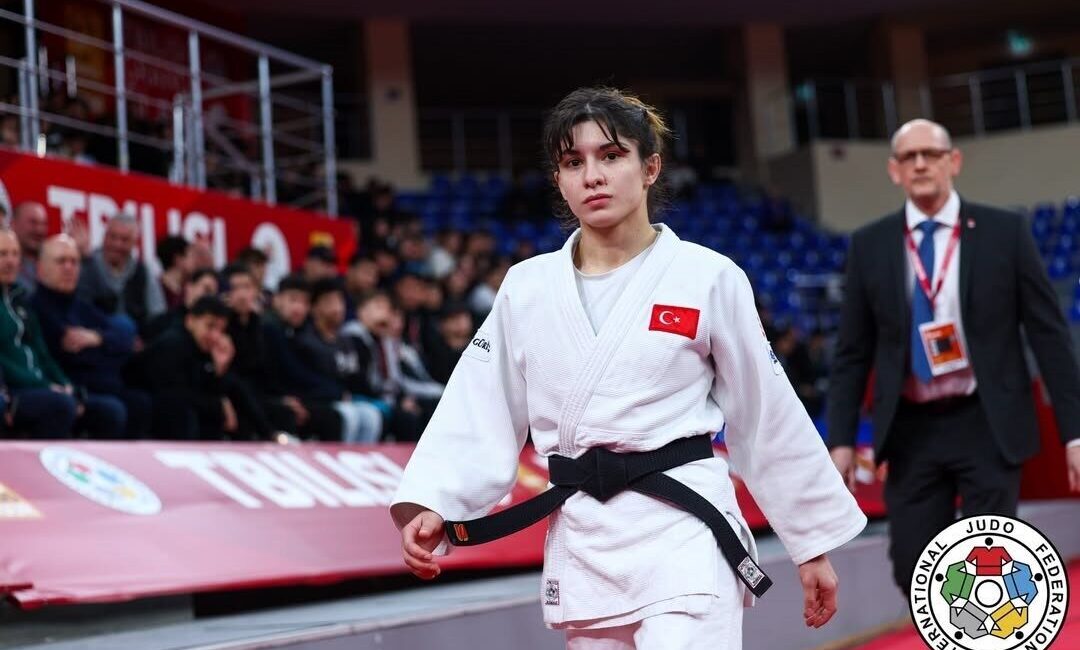 Kocaeli Büyükşehir Belediye Kağıtspor sporcusu milli judocu Tuğçe Beder, Gürcistan’da