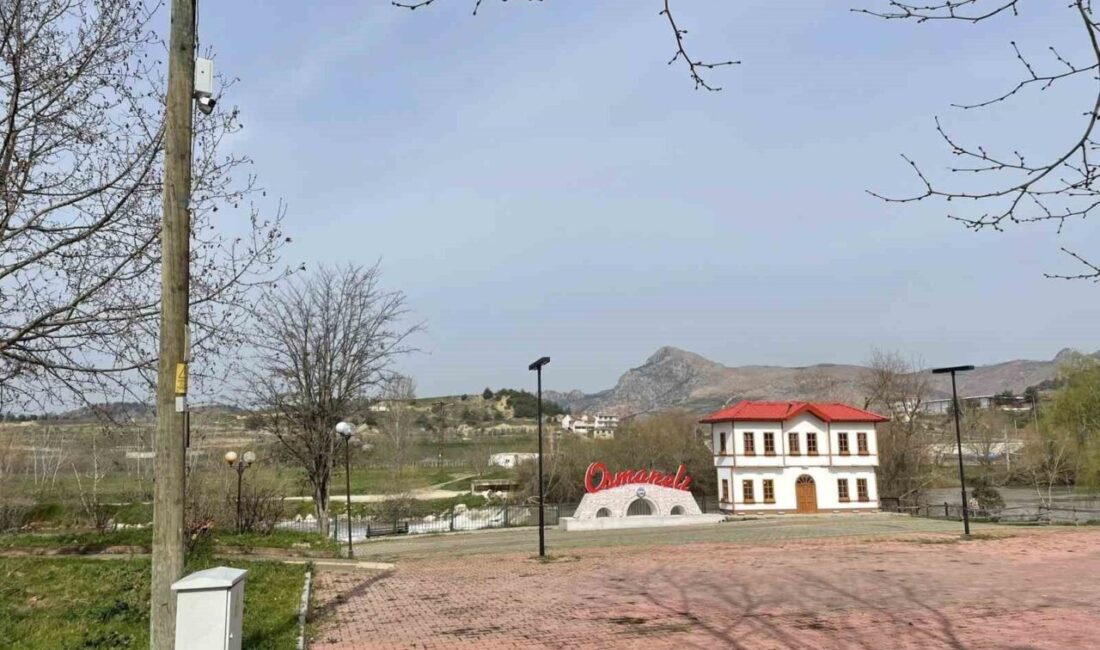 Bilecik’in Osmaneli ilçesinde vatandaşların güvenlikleri için sosyal alanlar 24 saat