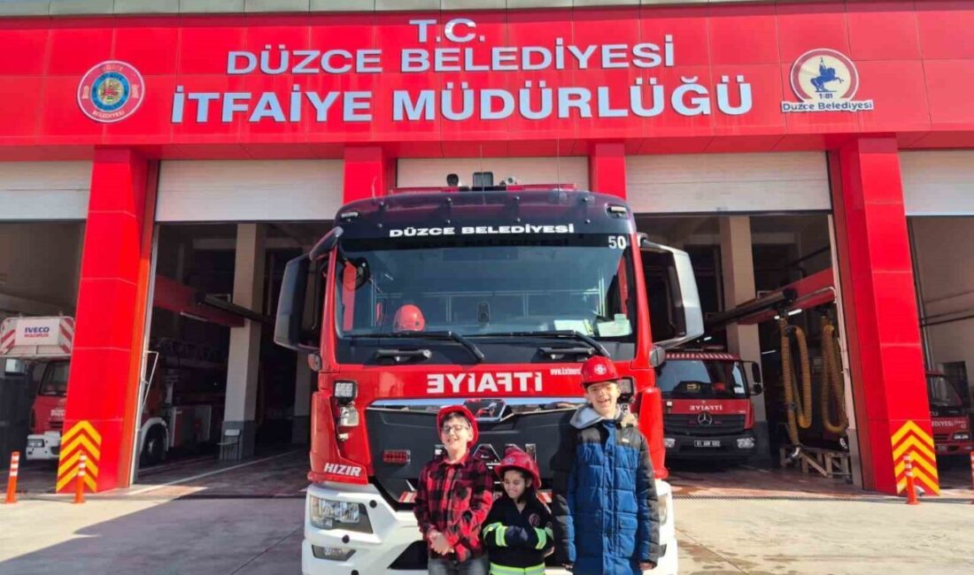 Düzce’de lise öğrencilerinin hazırladığı iyilik projesi kapsamında, itfaiyeci olma hayali