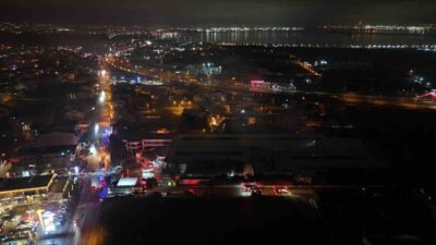 Kocaeli’nin Başiskele ilçesinde raf imalatı yapılan fabrikada çıkan yangında büyük