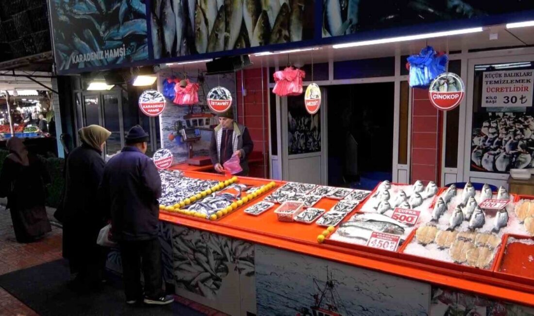 Bolu’da Ramazan ayının son günlerinde balık tezgahlarına ilgi azalırken, fiyatlarda