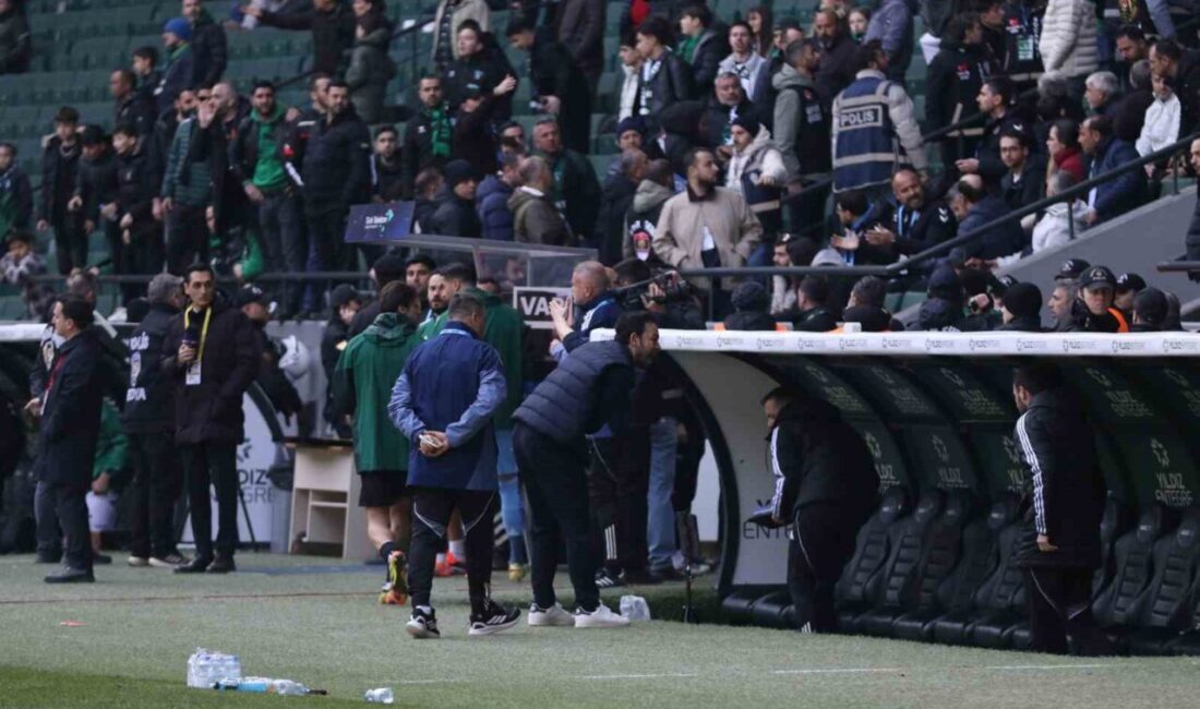 Kocaelispor-Konyaspor maçının uzatma dakikalarında hakem Cihan Aydın’ın penaltı noktasını göstermesine