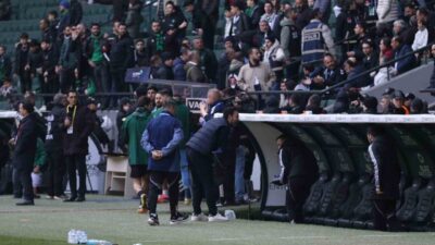 Kocaelispor-Konyaspor maçının uzatma dakikalarında hakem Cihan Aydın’ın penaltı noktasını göstermesine