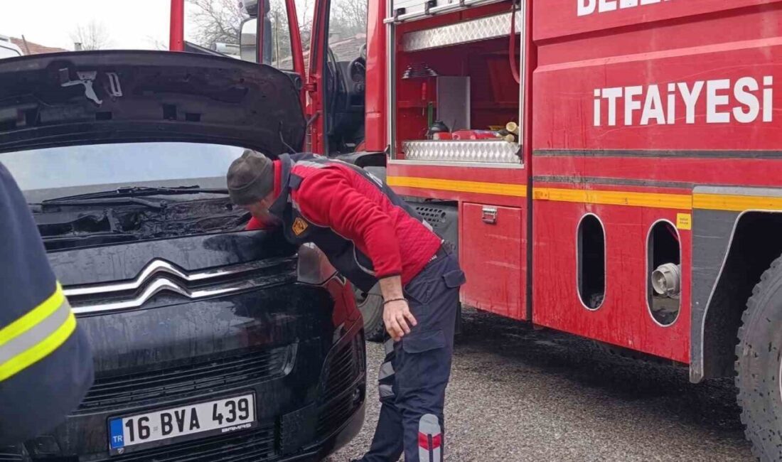 Bilecik’in Pazaryeri ilçesinde seyir halindeki minibüste çıkan yangın paniğe neden