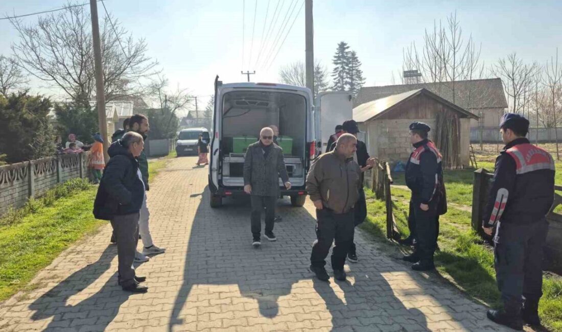 Düzce’de evdeki sobadan çıkarılarak kovaya konulan odundan sızan duman faciaya