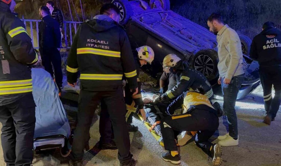 Kocaeli’nin İzmit ilçesinde iki otomobilin çarpıştığı kazada kontrolden çıkan araçlardan