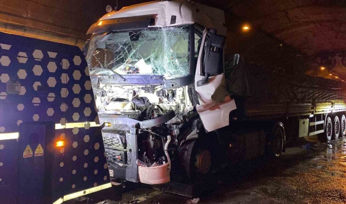 TEM Otoyolu’nun Kocaeli geçişindeki tünelde 2 tır ve 2 otomobilin