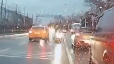 Kocaeli’de sahil yolunda tehlikeli araç kullanan sürücü yakalandı. Ehliyetine el