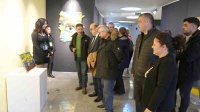 Kastamonu Üniversitesi’nde eğitim gören öğrencilerin atık malzemeleri sanatla buluşturarak yaptıkları